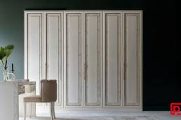 La collezione Ryiadh rappresenta l’eleganza e il lusso, combinando raffinate laccature in finto marmo con particolari dorati. | Pellegatta